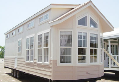 �ȥ졼�顼�ϥ�����ư������